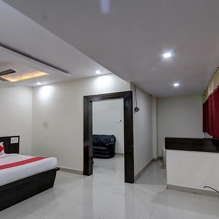 גולבארגה Collection O 38566 Mk Hotel And Lodge מראה חיצוני תמונה